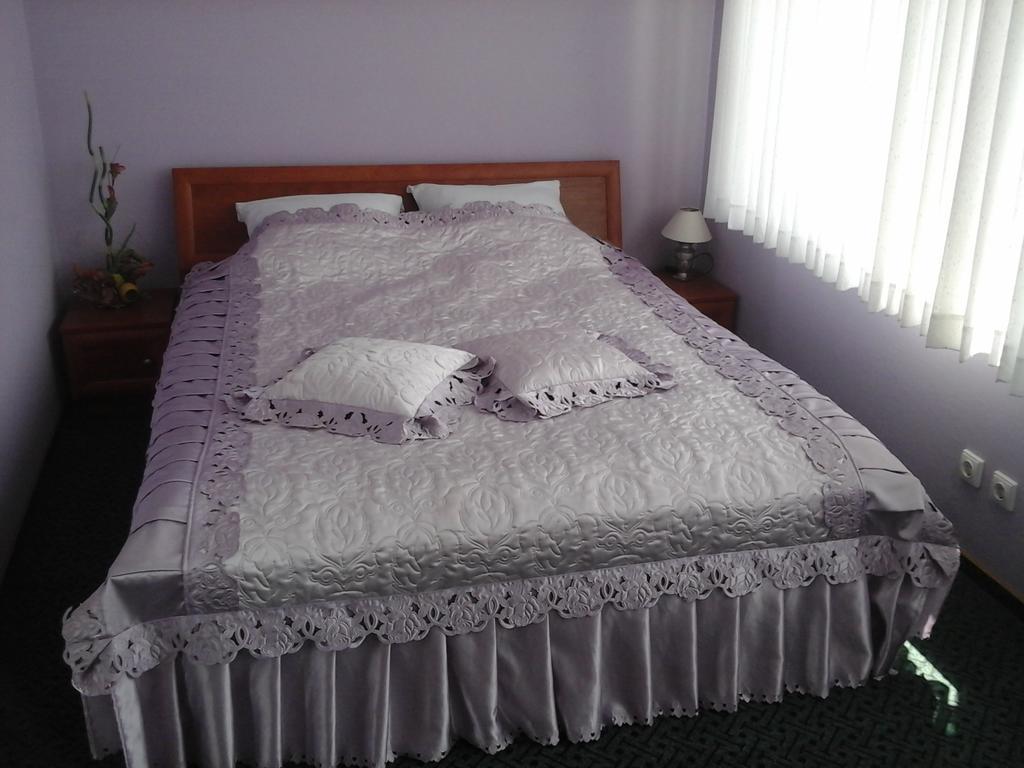Skaistaziede Hotel Šiauliai Kamer foto